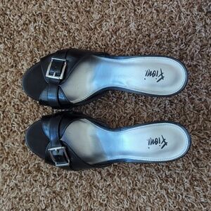 Fioni - Black Formal Slipper Heels size 8.5 - Only worn once!!